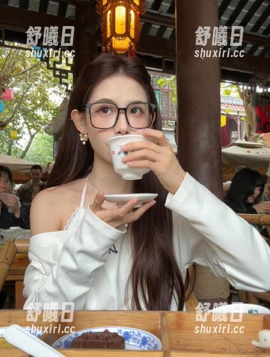 如果你今天没来17c吃瓜，那个链接就等于没见！