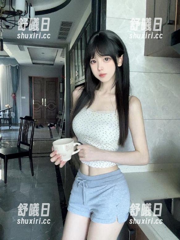 51吃瓜cgw首页：黑料的香气扑鼻而来，让我沉醉其中。