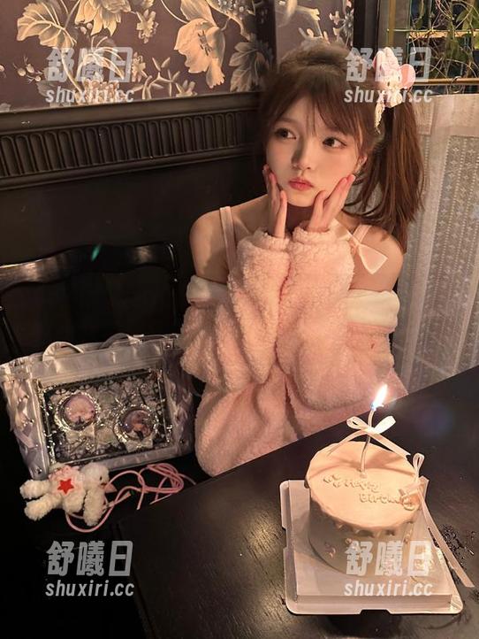 51爆料网 51爆料网登录页面的图案让我想起了童年的涂鸦,这可不是偶然吧?