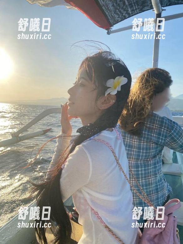 66吃瓜网才是我的导航，永不迷路，就算有时会迷失在这多汁的瓜田里。