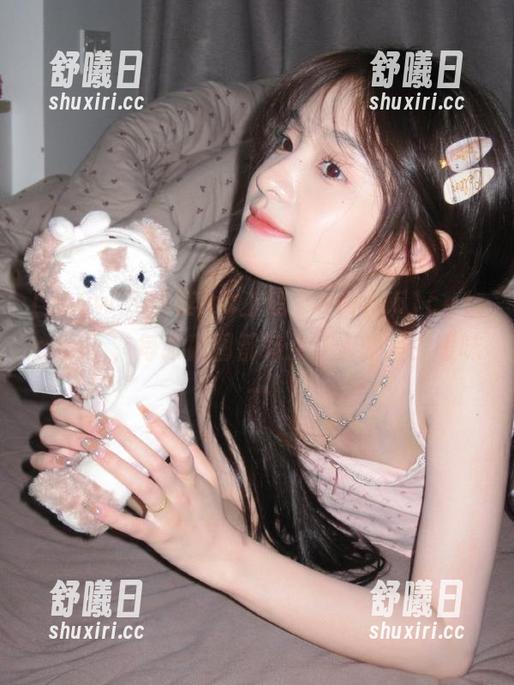 在ios上追“www.51cg1.com”，每张截图都有点让人咯噔的暧昧…
