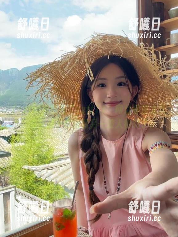 当你在“zztt11”网址停留太久，感觉脑子也跟着另一波人物转了。