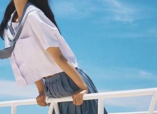 本以为用ios来“九一吃瓜中心”会潮流，上线后的剧情追得比电视剧还累