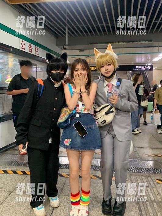 ccgg吃瓜51的入口，背后藏着多少缠绵悱恻，全凭你去捕捉。