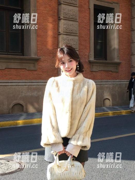 嗯…吃瓜大本营发布的内容成功吸引我，内心却有一点不安…