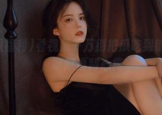 看视频千万别把瓜吃到键盘上，吃瓜福利心疼