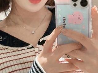 不如让我每周在吃瓜网91的app上来个八卦头条回顾，撒点盐也不错！