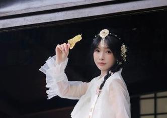 打开“吾爱吃瓜52”就像大开眼界，看吧，网络上居然会有这种瓜扔出来！