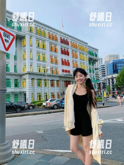 贪婪地想在“娱乐吃瓜网51”官网上多逛逛，结果光是那几个名字就让我眼花。