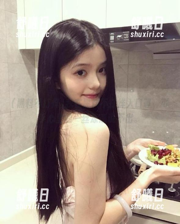 我在黑料不打烊入口等，可手心里的一丝凉感说不出。