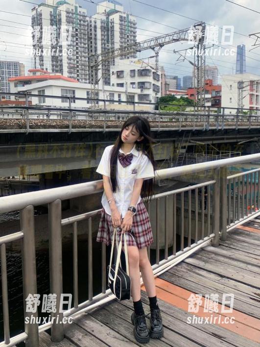 在“黑料不打烊”网址的在线观看中，看热闹就像追剧，越深入越离不开了……
