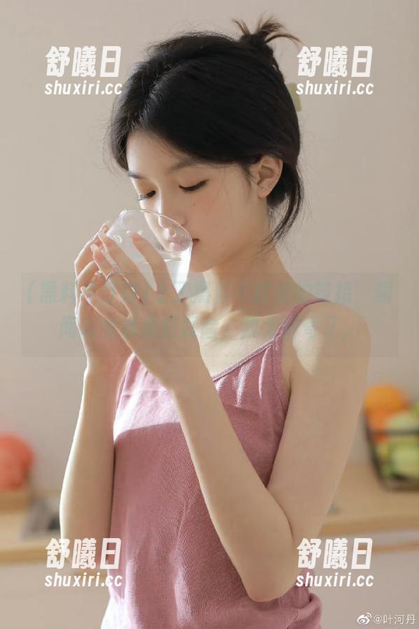 上了黑料不打烊的链接，瞬间感觉像是在探险，我太好奇了。