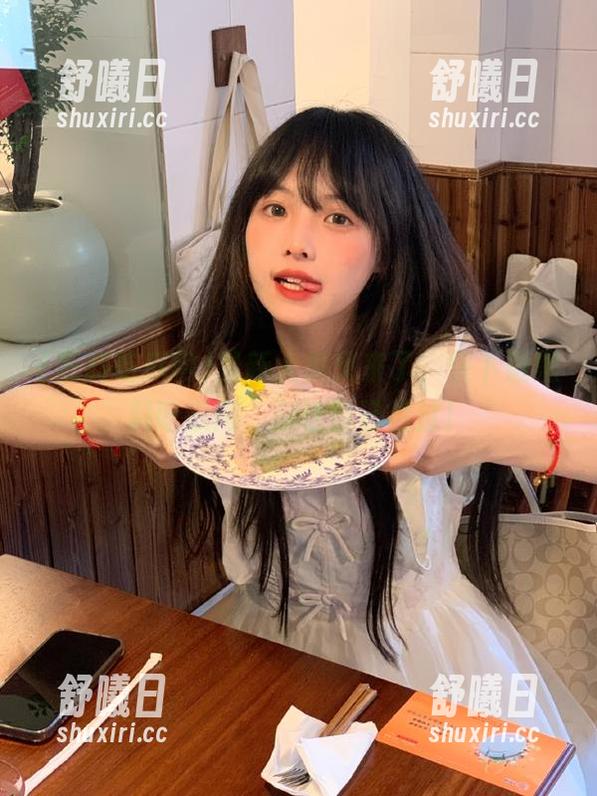 最新大瓜又来了，快下载黑料吃瓜网，别让自己错过！