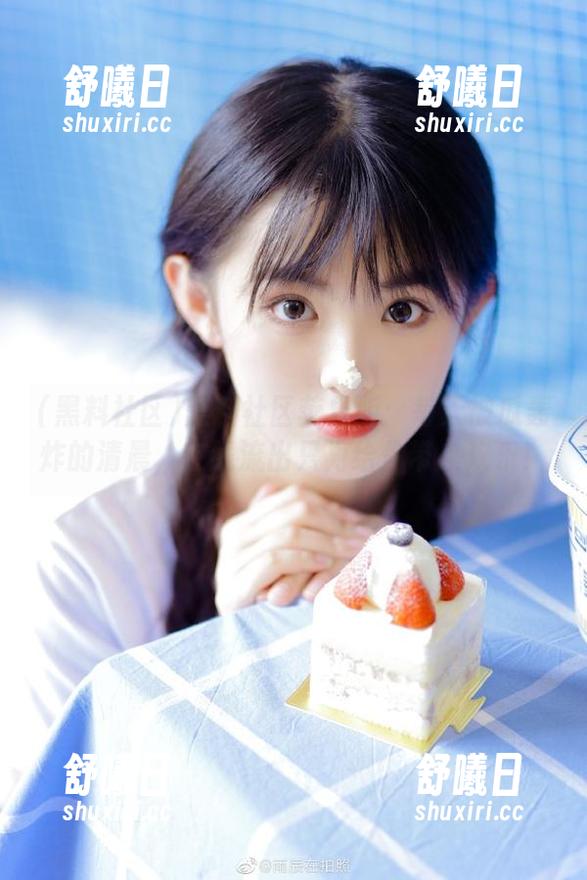 黑料社区苹果版：每天被瓜轰炸的清晨，在线流出只为给你带来欢乐！