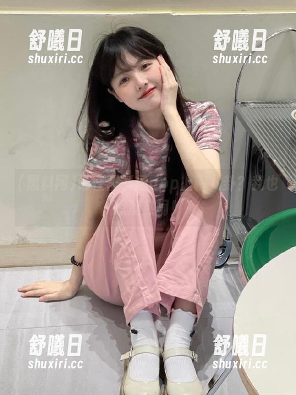 谁在黑料网app上聊八卦？我也想凑热闹！