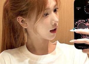 生活需要一点“黑”，黑瓜吃料直达人群嘈杂之处！